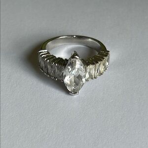 925 Sterling Silver Cocktail Ring - Sparkling Clear Stones Size 8